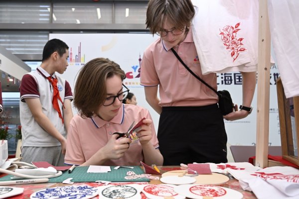 天织股票配资 2025上海国际友好城市青少年夏令营开营，在了解上海中收获成长与友谊